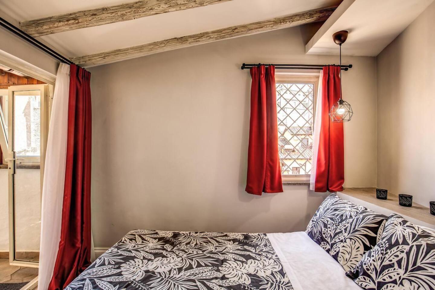 Attic With Terrace By Trevi Fountain Appartement